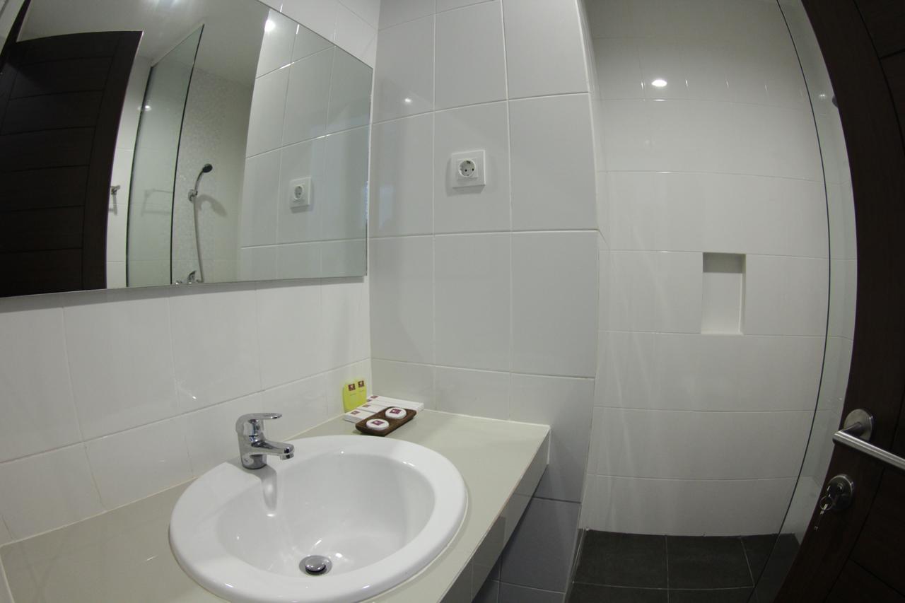 Amantis Hotel Demak Exteriör bild