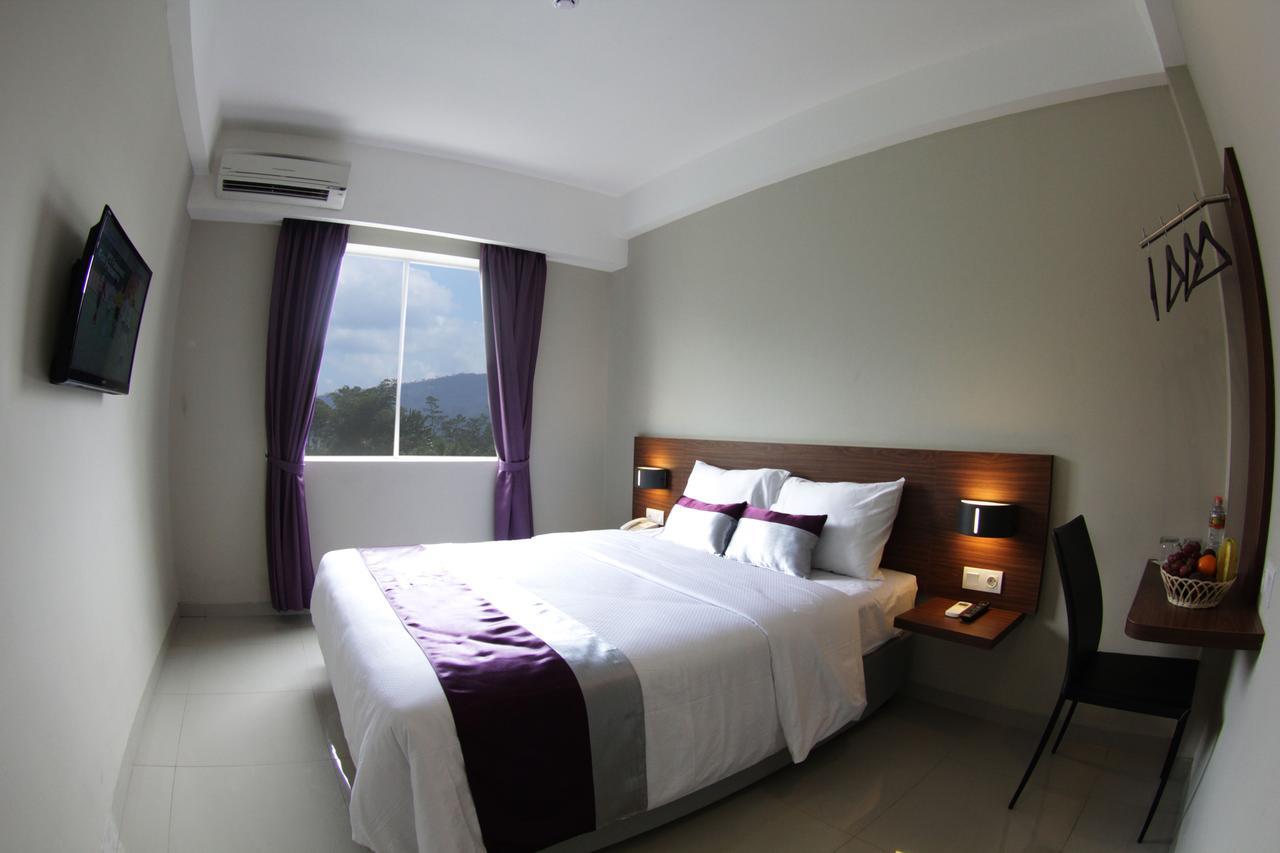 Amantis Hotel Demak Exteriör bild